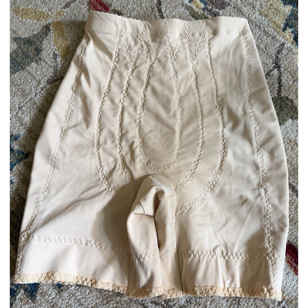 Vintage VANITY FAIR Long Leg Girdle Shorts Garters Panty Sz S Shapewear NEW